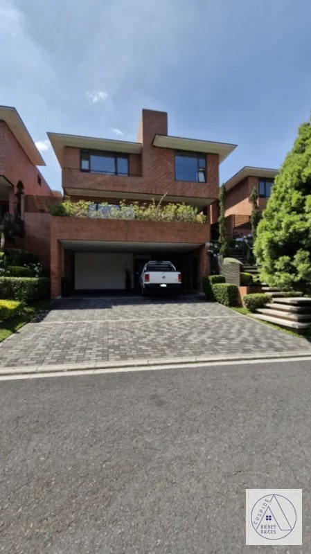 Bella Residencia en Venta Carr. Salvador km 15 Residencias Concepción km 15.5 - 1