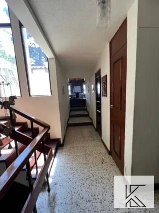 Bella casa en Venta en zona 7 de Mixco, a pocas cuadras de la a Roosevelt — Casa en Venta en Zona 7 Mixco, Guatemala, Ciudad — miniatura 9 de 16