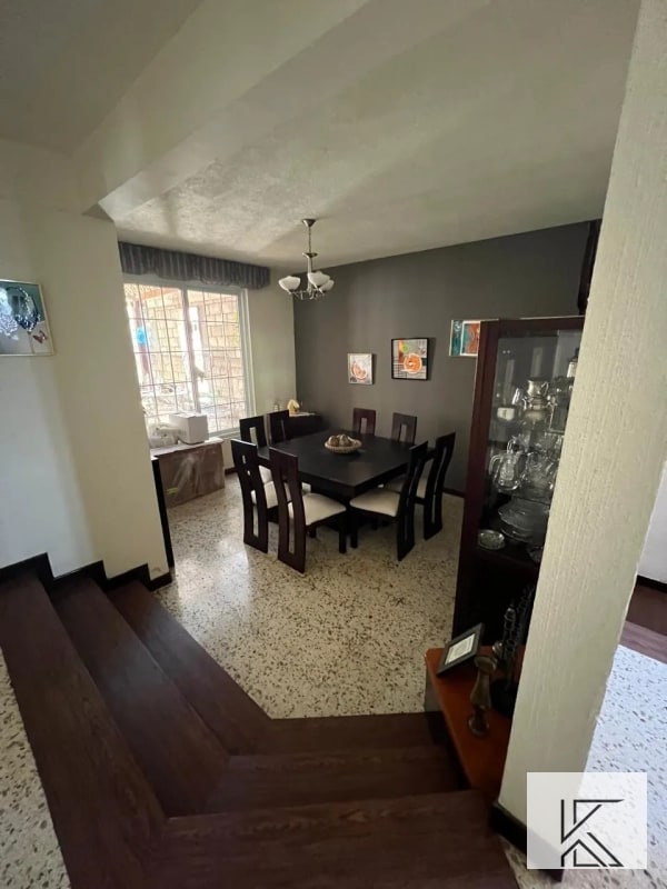 Bella casa en Venta en zona 7 de Mixco, a pocas cuadras de la a Roosevelt - 2