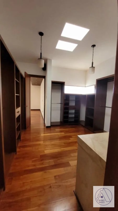 Zona 16 Las Cumbres Bella Residencia en Venta con ganas de hacer negocio. - 9