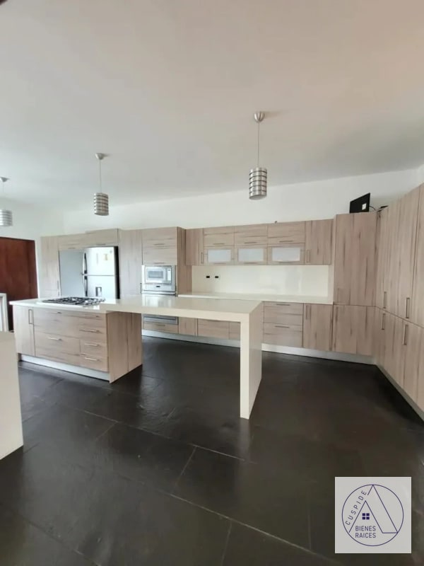 Zona 16 Las Cumbres Bella Residencia en Venta con ganas de hacer negocio. - 3