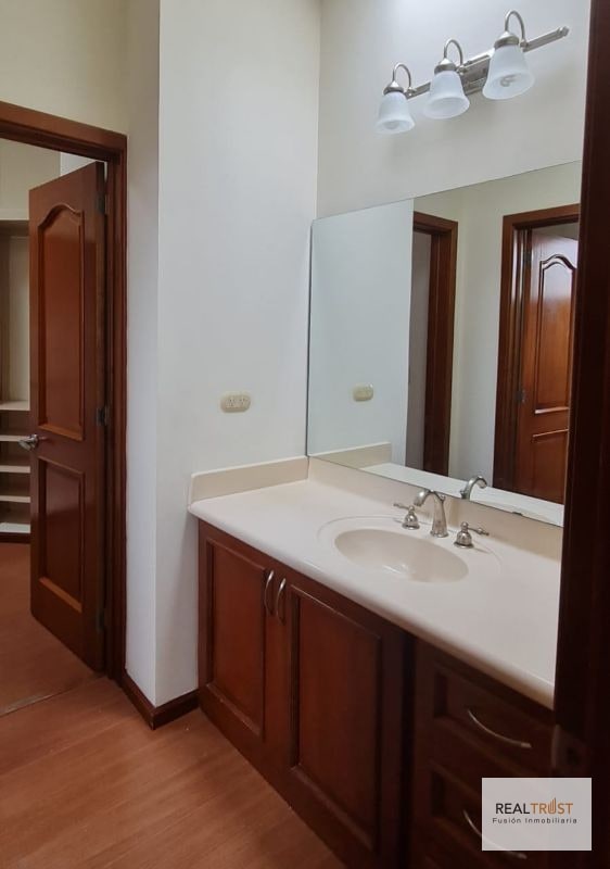 VENDO CASA EN PORTAL DEL BOSQUE KM. 22 CARRETERA AL SALVADOR - 9