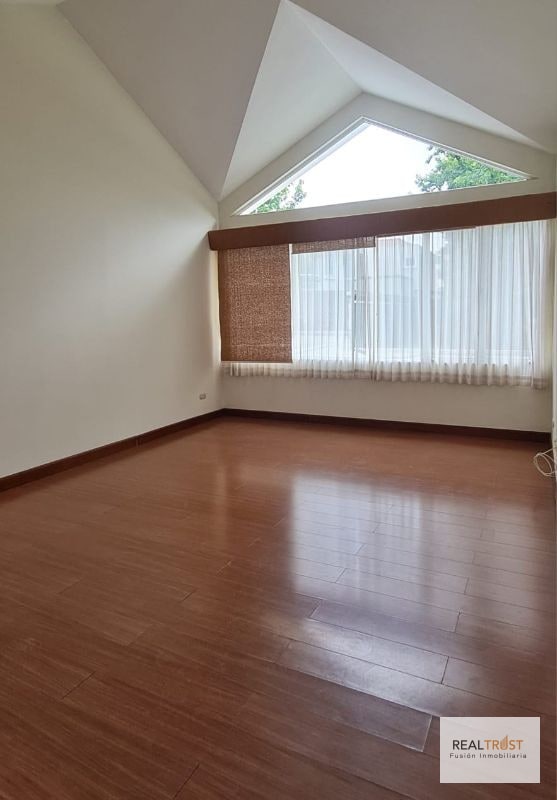 VENDO CASA EN PORTAL DEL BOSQUE KM. 22 CARRETERA AL SALVADOR - 10