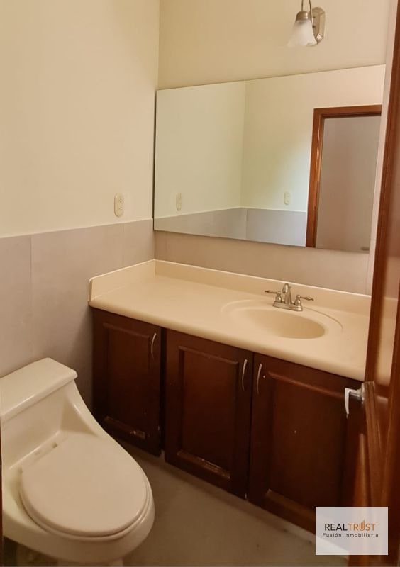 VENDO CASA EN PORTAL DEL BOSQUE KM. 22 CARRETERA AL SALVADOR - 12