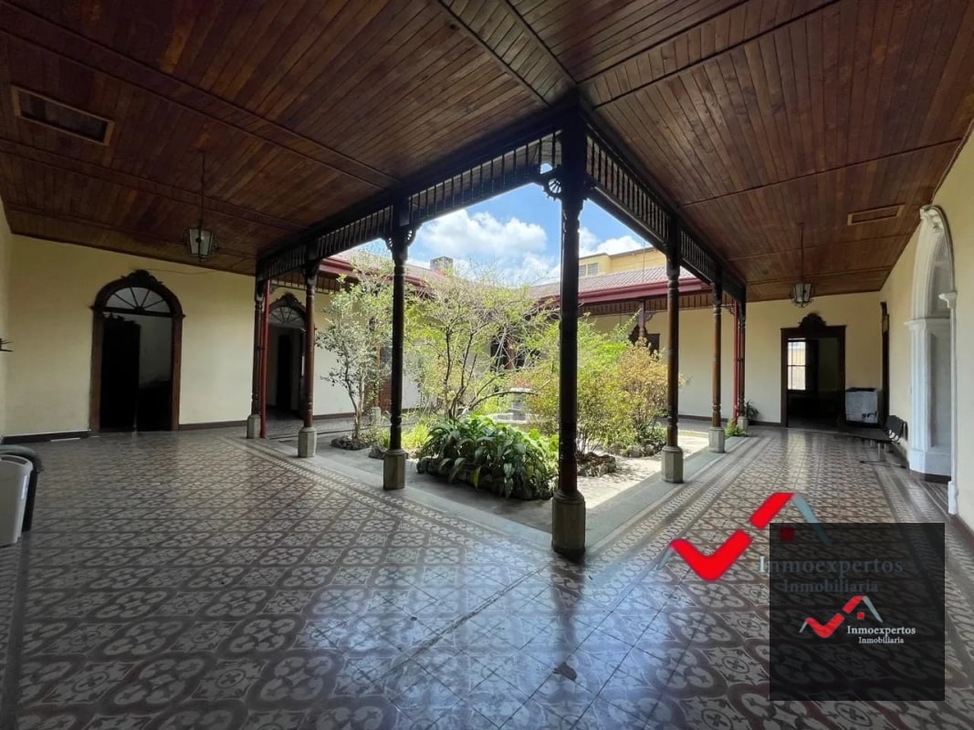 CASA EN VENTA ZONA 1 - 1