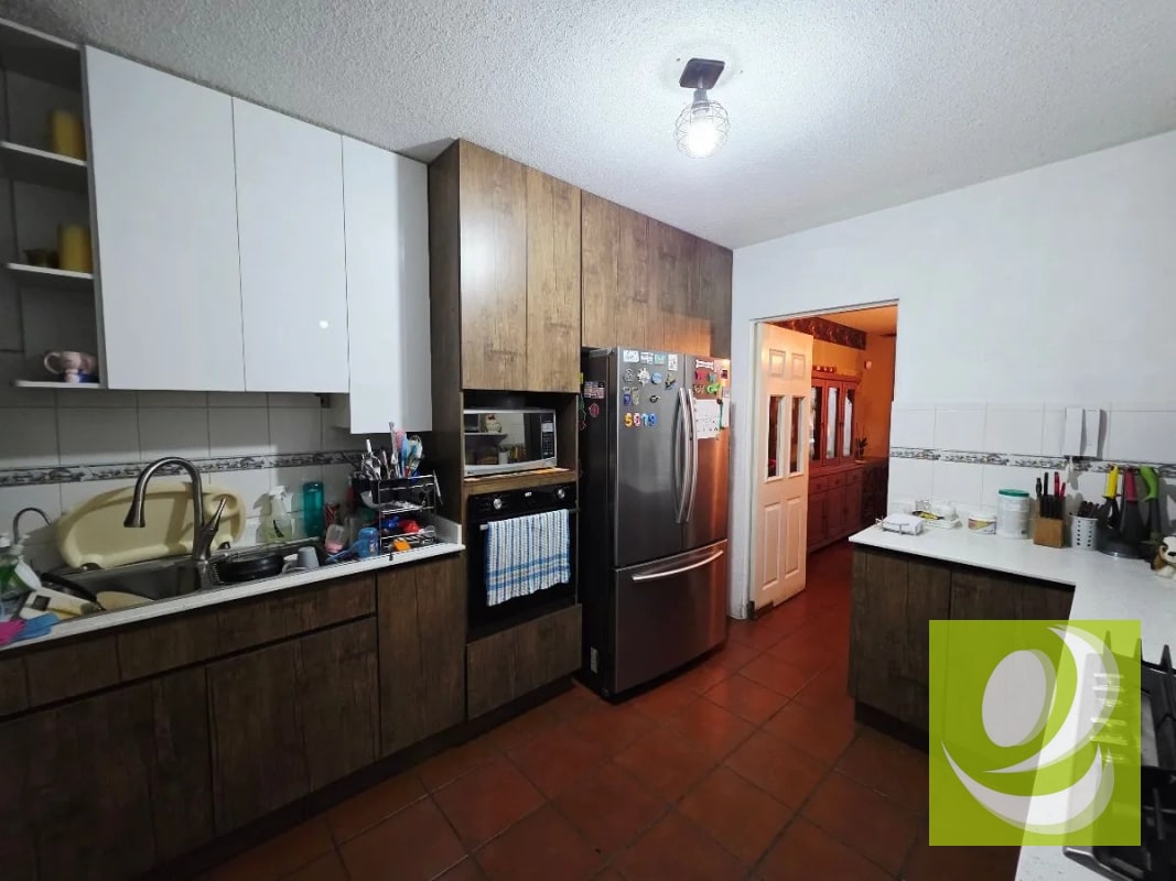 AMPLIA CASA EN VENTA EN SECTOR B4 SAN CRISTOBAL I - 9