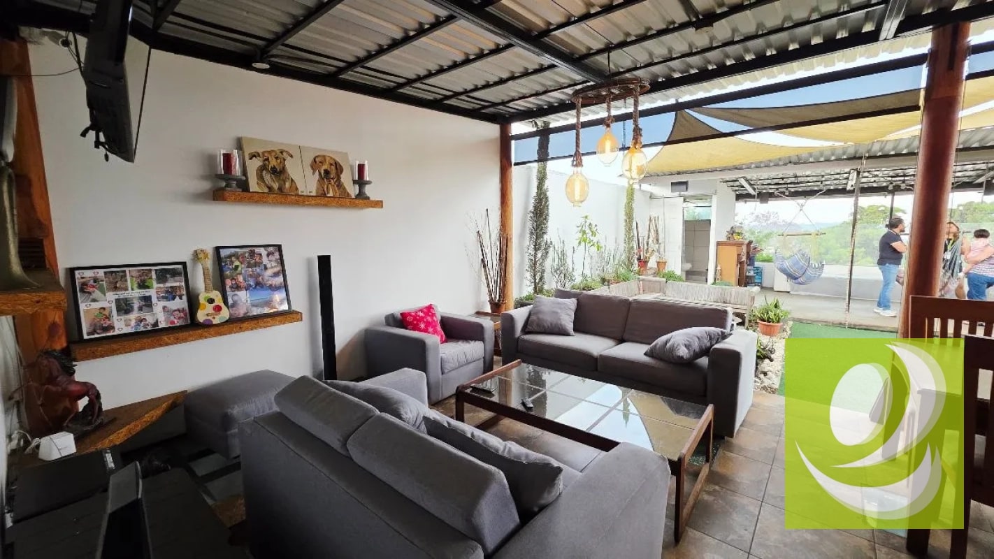 AMPLIA CASA EN VENTA EN SECTOR B4 SAN CRISTOBAL I - 3