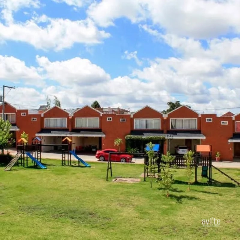 Cañadas del Naranjo, zona 4 de Mixco. Casa en venta Q1,900,000 — Casa en Venta en Montserrat II, Zona 4 Mixco, Guatemala, Ciudad — foto 9 de 15