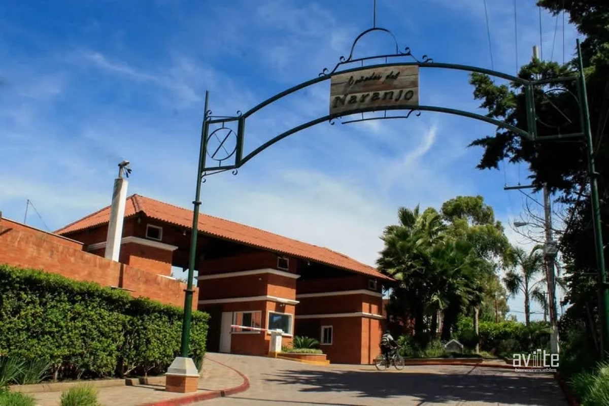 Cañadas del Naranjo, zona 4 de Mixco. Casa en venta Q1,900,000 — Casa en Venta en Montserrat II, Zona 4 Mixco, Guatemala, Ciudad — foto 1 de 15