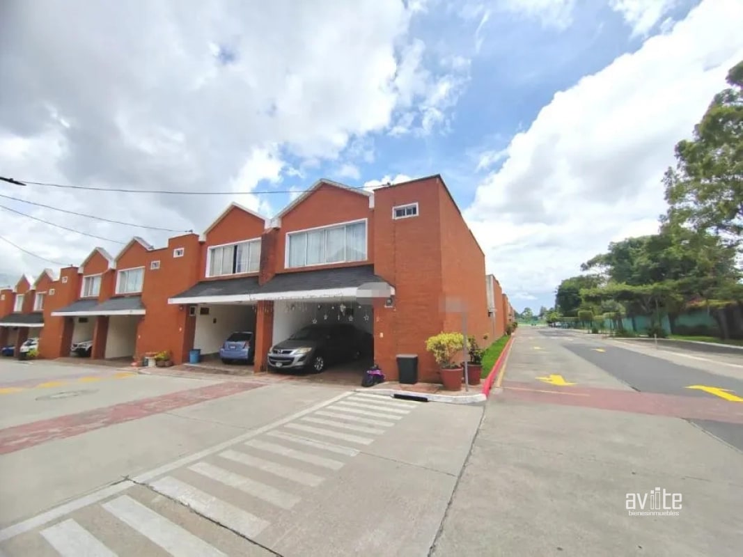 Cañadas del Naranjo, zona 4 de Mixco. Casa en venta Q1,900,000 — Casa en Venta en Montserrat II, Zona 4 Mixco, Guatemala, Ciudad — foto 3 de 15