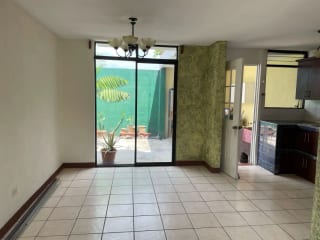 CASA EN VENTA En CASA GRANDE Km. 10 RUTA AL ATLANTICO — Casa en Venta en Carretera al Atlántico, Guatemala, Ciudad — miniatura 8 de 17