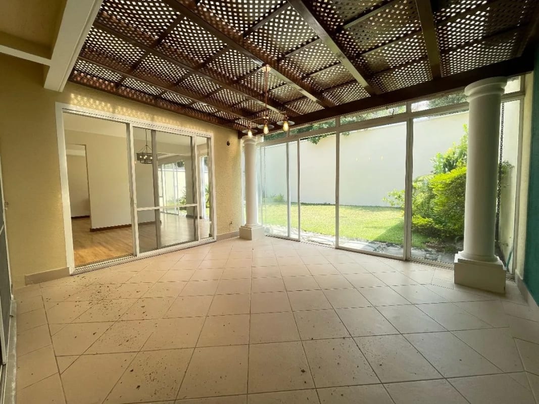 CASA T. HOUSE C/JARDIN Y PERGOLA - 3 HAB/ PORTAL DEL BOSQUE, K. 22.3 - 11
