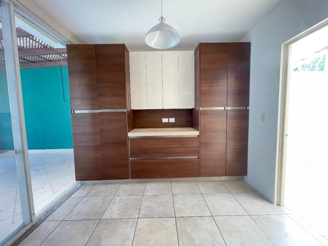 CASA T. HOUSE C/JARDIN Y PERGOLA - 3 HAB/ PORTAL DEL BOSQUE, K. 22.3 - 16