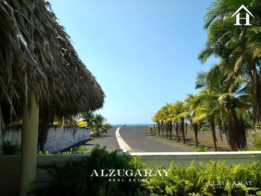 CASA AMUEBLADA FRENTE AL MAR - 5 HAB. / CONDOMINIO CHULAMAR - 10