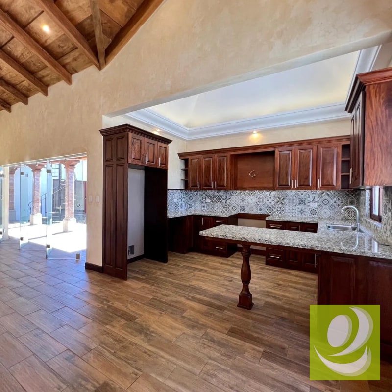 Vendo Casa Nueva Tipo Colonial en Antigua Guatemala - 5