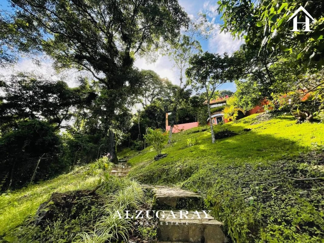 CASA AMUEBLADA CON JARDINES - 4 HAB. / COND. EL ENCINAL, MIXCO - 2