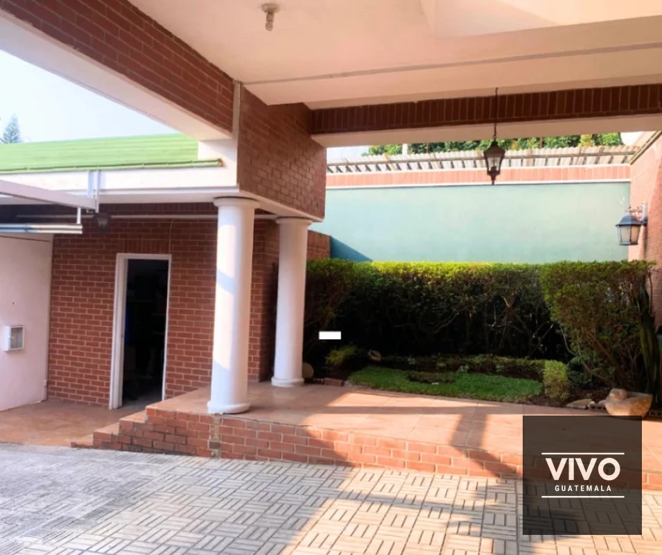 Casa en Venta Las Jacarandas de Cayala zona 16 Ciudad Guatemala - 2
