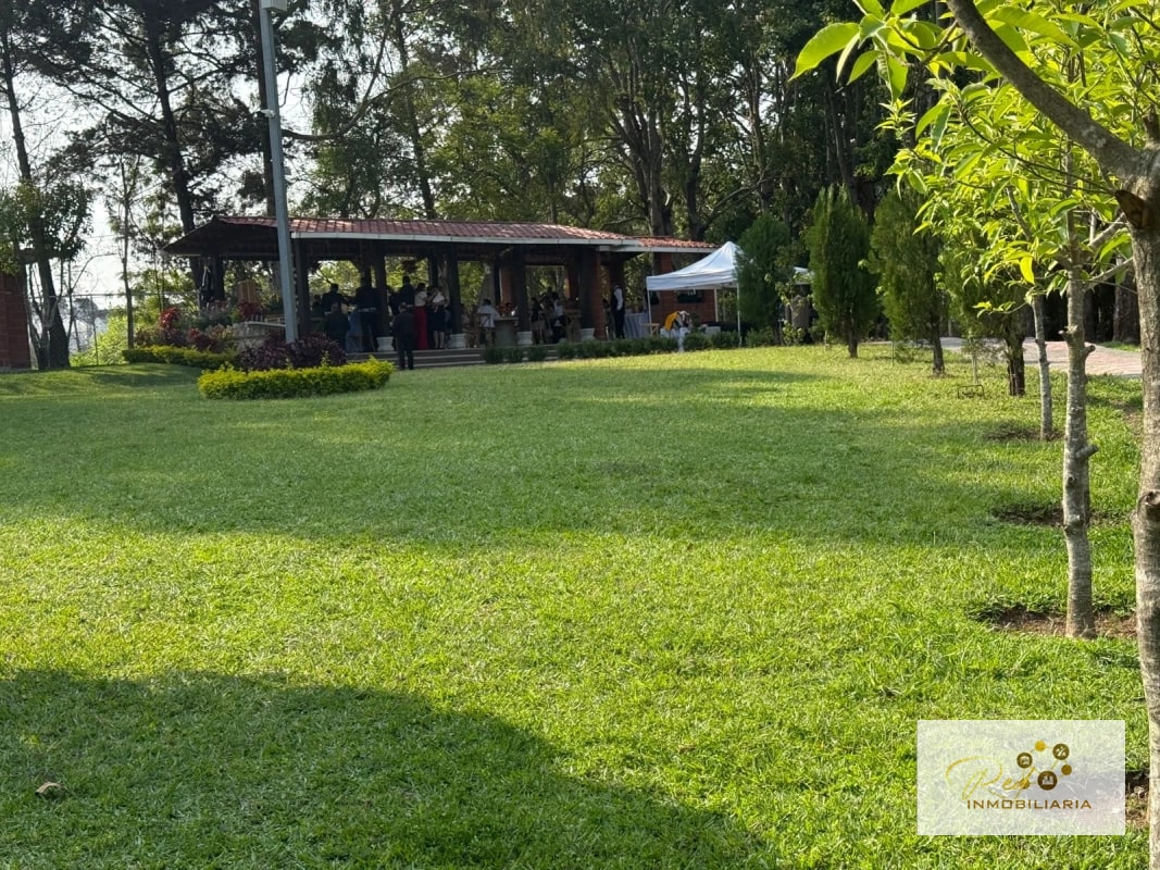 VENTA DE CASA EN SAN JORGE ZONA 11 - 11