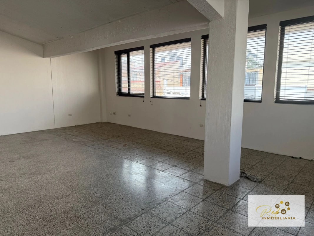 VENTA DE CASA EN SAN JORGE ZONA 11 - 4