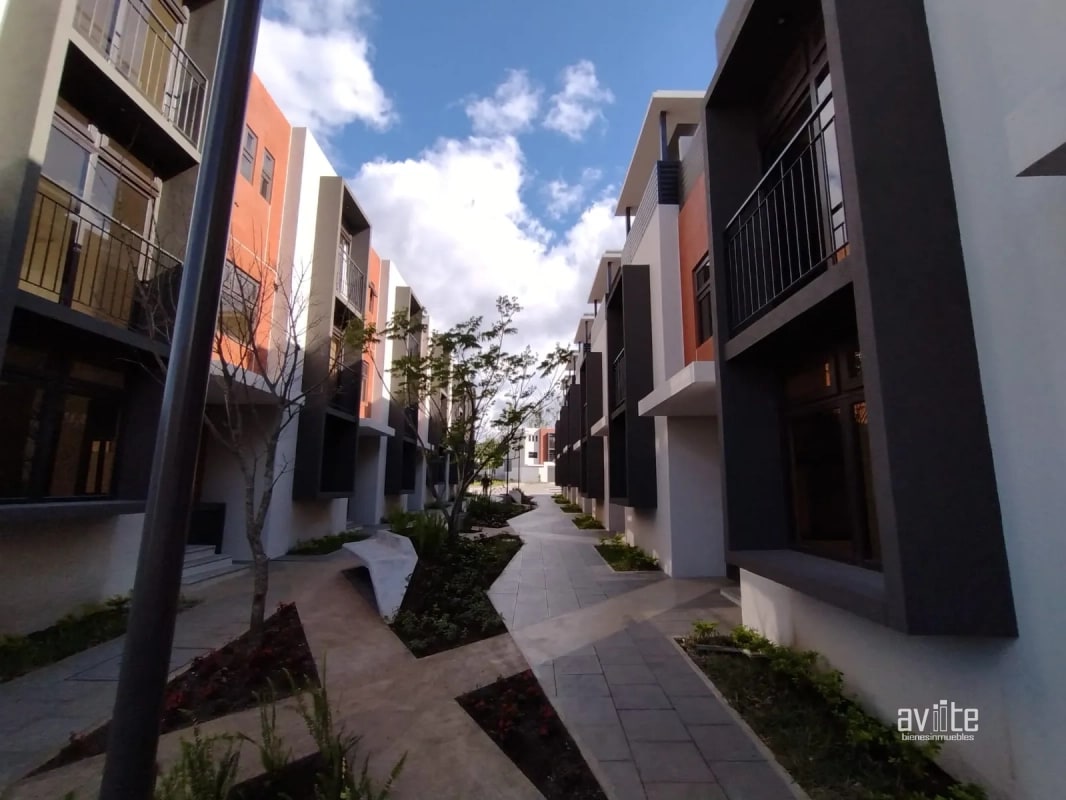 CONDADO NARANJO: 4 habitaciones, 3.5 baños, 2 parqueos Q9,500 - 6