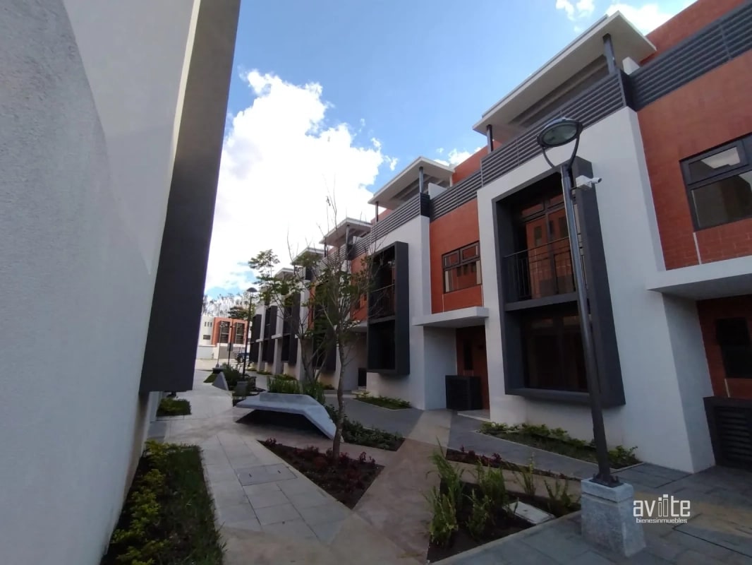 CONDADO NARANJO: 4 habitaciones, 3.5 baños, 2 parqueos Q9,500 - 5