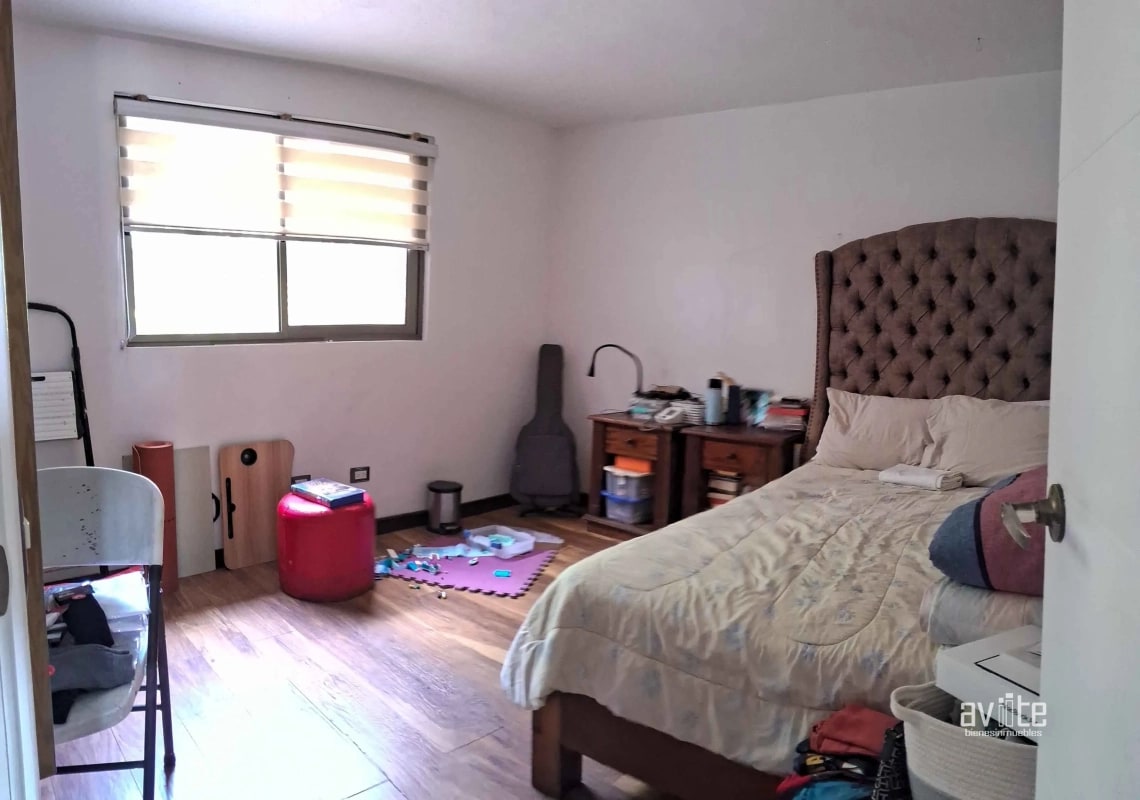 Valle del Sol,  casa de 3 habitaciones, con doble jardin   Q2,250,000.00 - 5