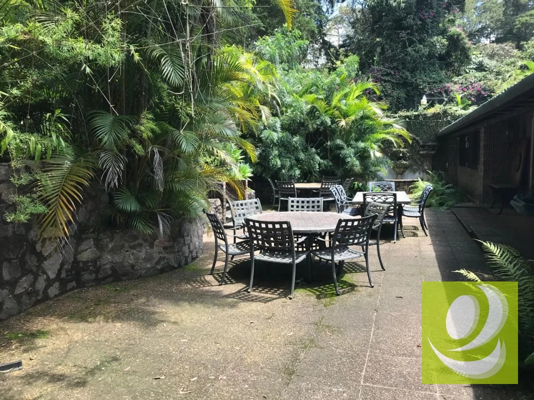 Casa grande en venta en zona 16 de un nivel - 5