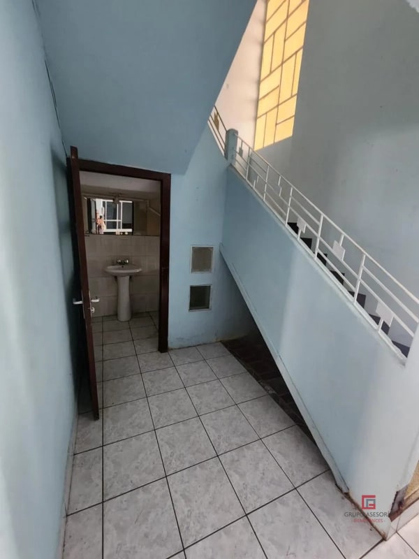 Renta de amplia casa ideal para oficina — Casa en Alquiler en Ciudad Nueva, Zona 2, Guatemala, Ciudad — foto 14 de 16