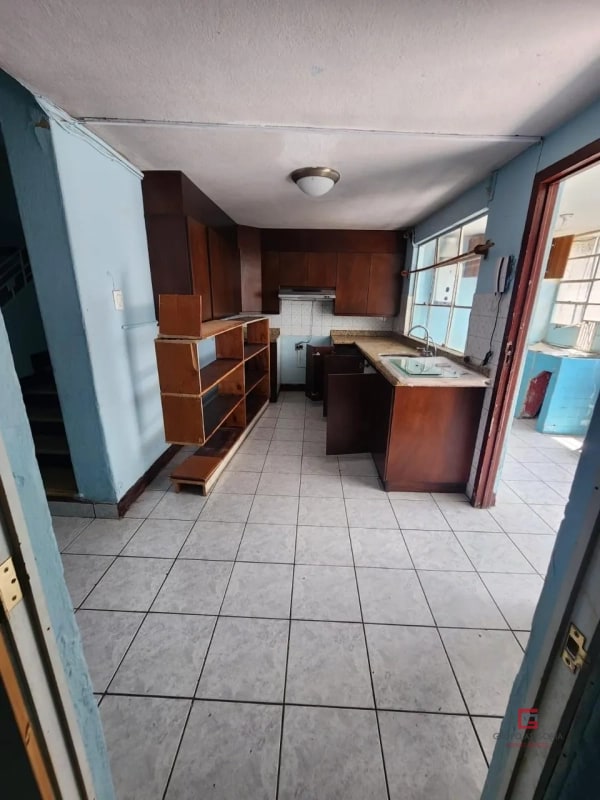 Renta de amplia casa ideal para oficina — Casa en Alquiler en Ciudad Nueva, Zona 2, Guatemala, Ciudad — foto 11 de 16