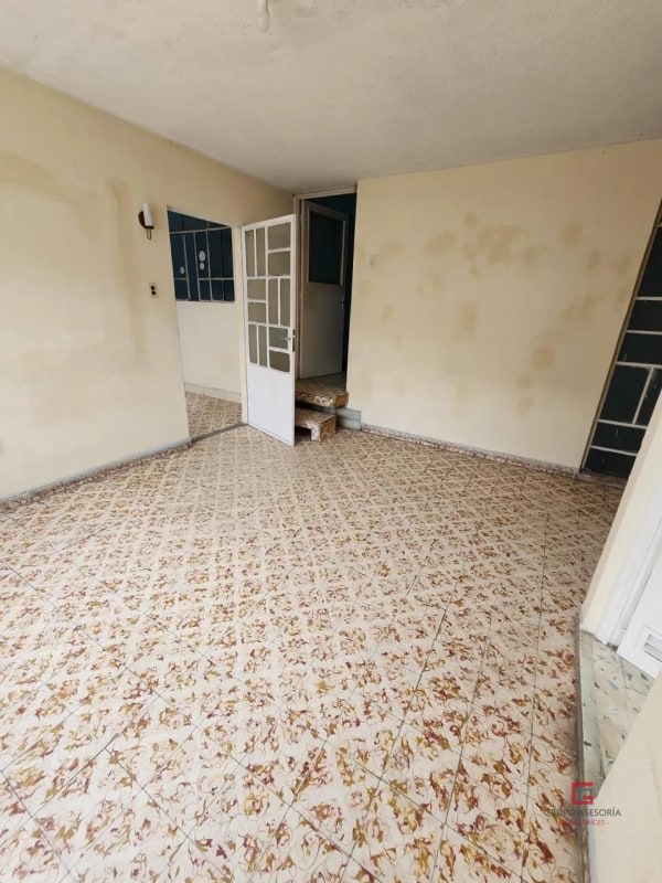 Renta de amplia casa ideal para oficina — Casa en Alquiler en Ciudad Nueva, Zona 2, Guatemala, Ciudad — foto 8 de 16