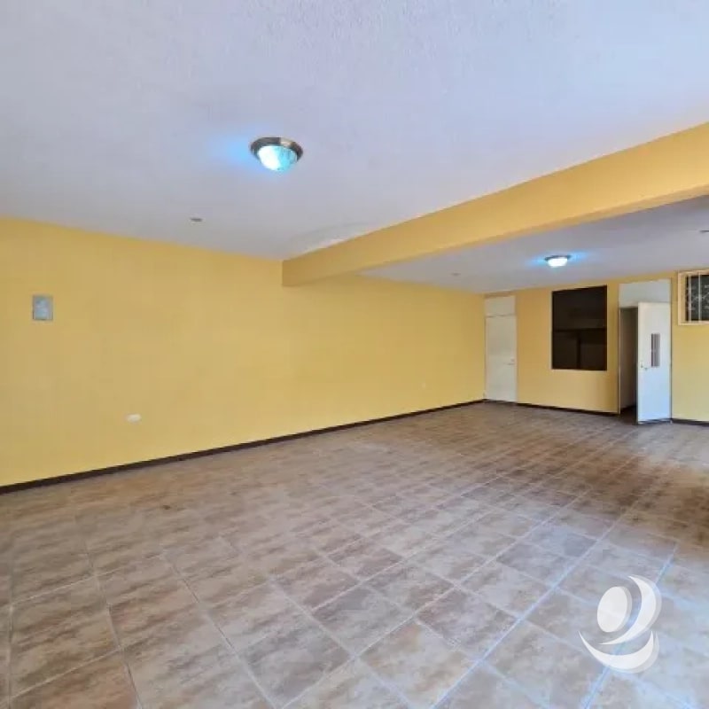 Casa en Venta Pinares de San Cristóbal, Zona 8 de Mixco - 2