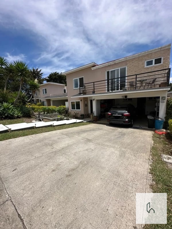 CASA EN VENTA EN FONTANA 3 - 1