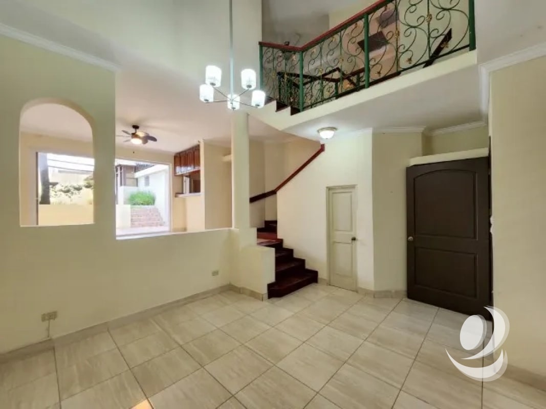 Casa en Venta fuera de garita, por Pinares - 17