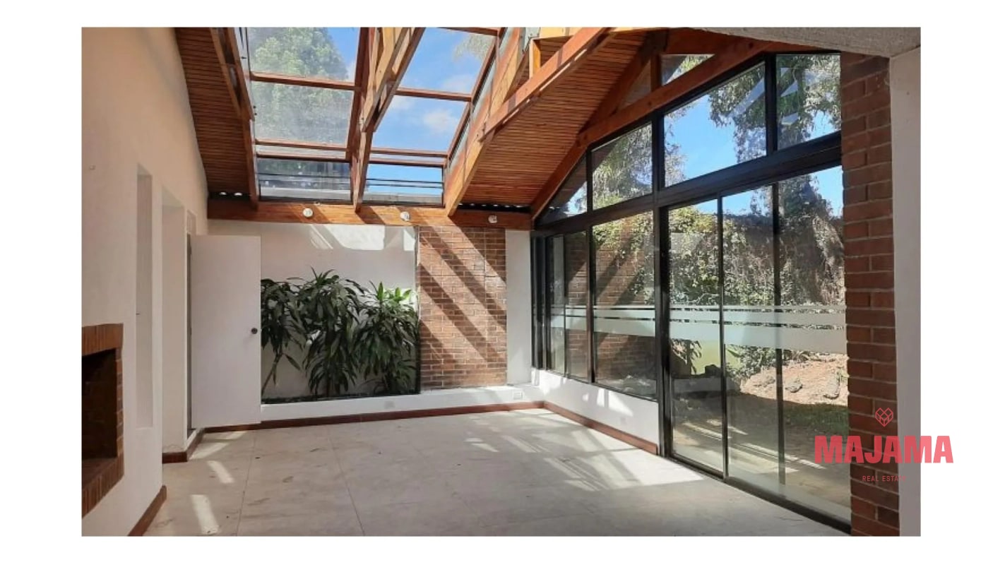 CASA EN VENTA ZONA 10, CODIGO 110_CV01 - 1