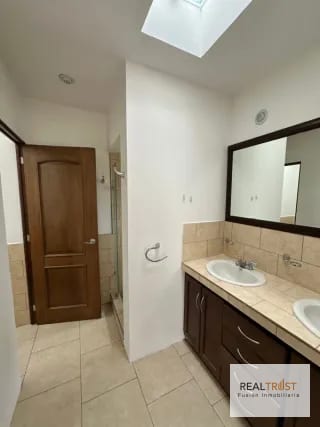 CASA EN VENTA BOUGANVILIAS DE ARRAZOLA — Casa en Venta en Bouganbilias de Arrazola, Carretera a El Salvador, Guatemala, Ciudad — miniatura 5 de 10