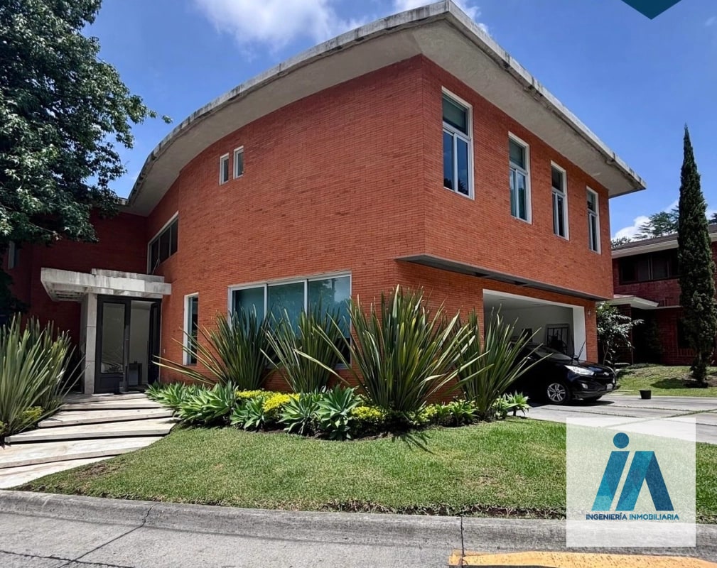 ESPECTACULAR CASA - Las Luces km 12.5 CAES en Venta - 2