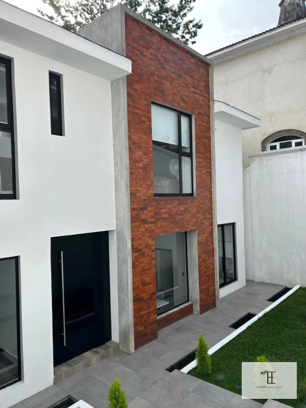 Vendo casa en Santa Rosalia Km 12.5 CAES con acceso por zona 16 - 8