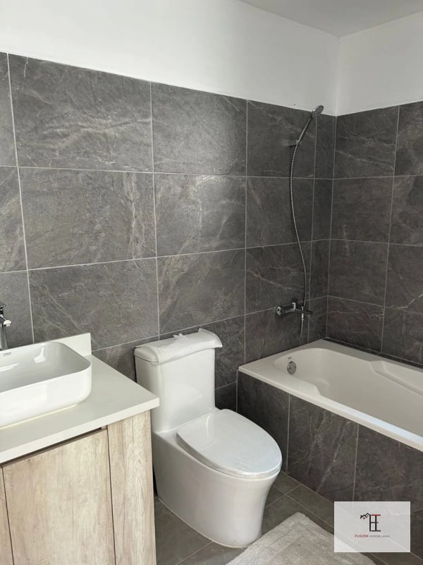 Vendo casa en Santa Rosalia Km 12.5 CAES con acceso por zona 16 - 6