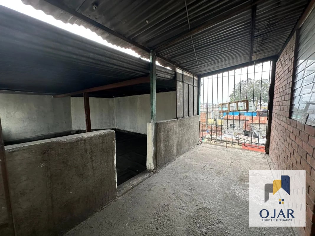 CASA EN VENTA EN ZONA 6, CUENTA CON 3 LOCALES, MEDIA CUADRA DE CALLE MARTÍ - 5