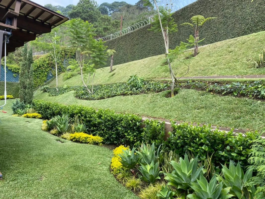 LOMAS DE SAN ISIDRO CASA EN VENTA ZONA 16 — Casa en Venta en Lomas de San Isidro, Zona 16, Guatemala, Ciudad — foto 3 de 5