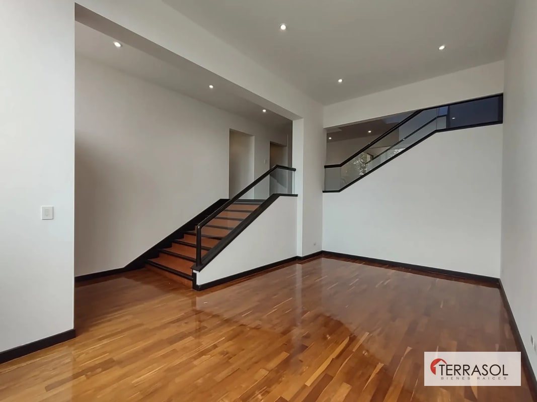 Venta casa moderna en Montebello Carretera Al Salvador - 15