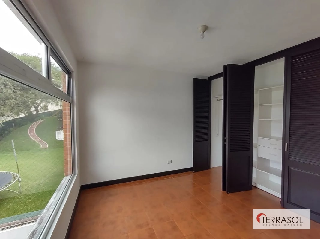 Venta casa moderna en Montebello Carretera Al Salvador - 10