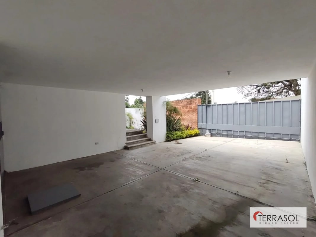 Venta casa moderna en Montebello Carretera Al Salvador - 5