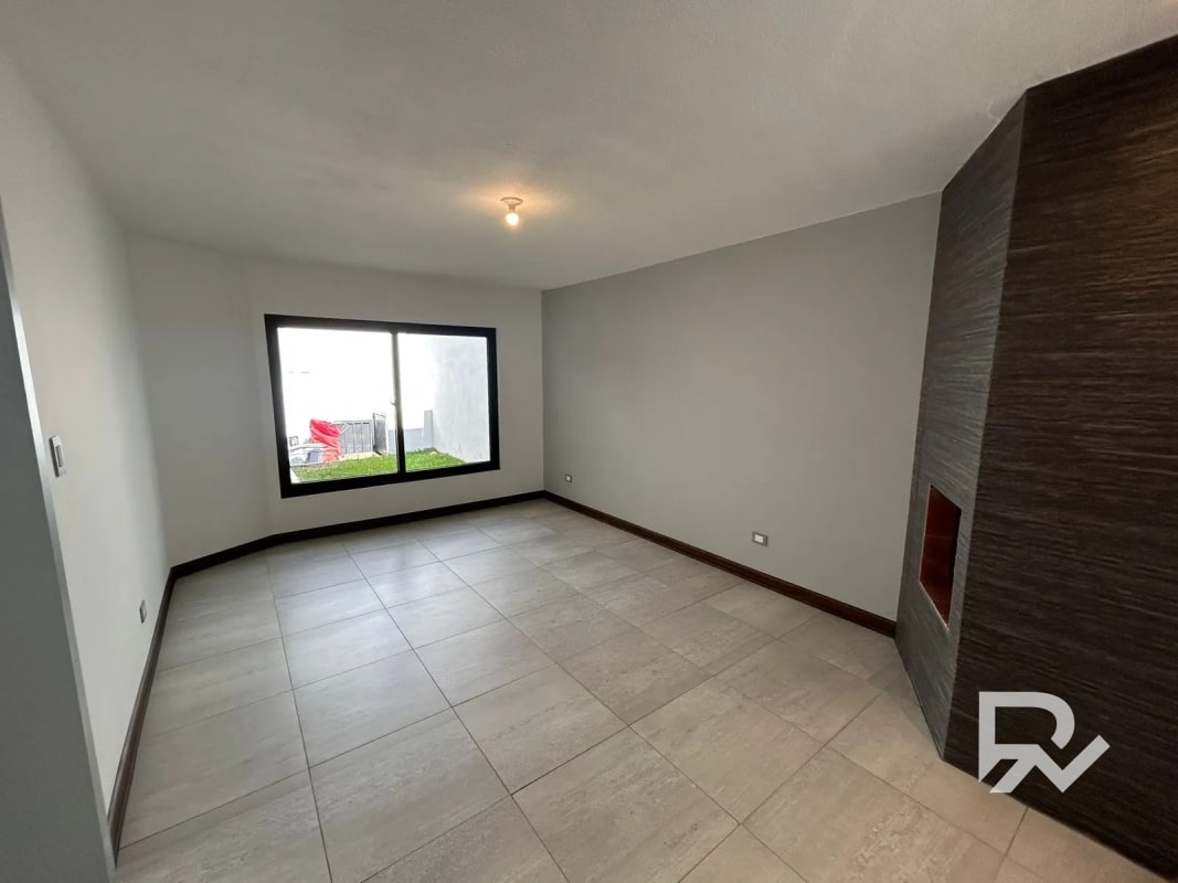 Venta de casa en CAES entrada San José Pinula, Los Manantiales - 5