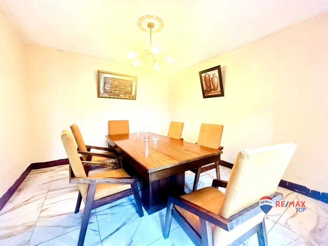CASA EN VENTA EN RESIDENCIAL VISTAS DE FLORENCIA 4 DORMITORIOS / A 10 MIN. DE ANTIGUA GUATEMALA - 4