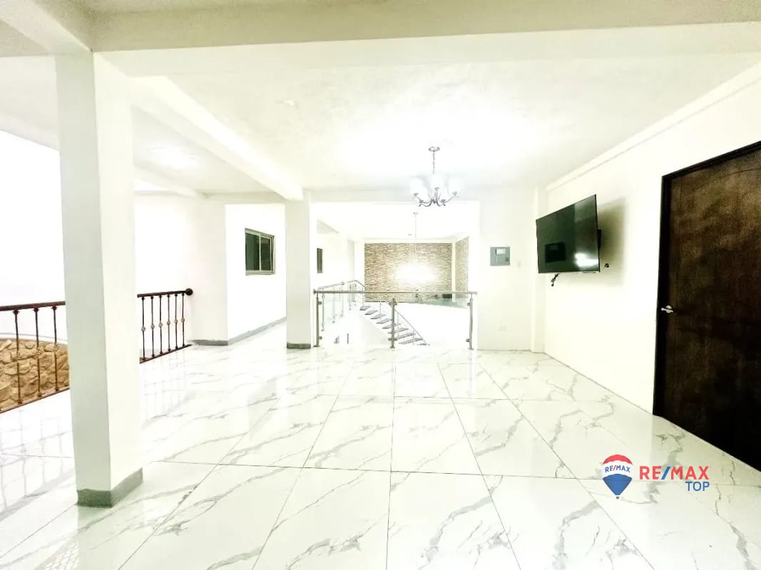 CASA EN VENTA EN RESIDENCIAL VISTAS DE FLORENCIA 4 DORMITORIOS / A 10 MIN. DE ANTIGUA GUATEMALA — Casa en Venta en San Miguel Milpas Altas, Sacatepéquez — foto 3 de 6