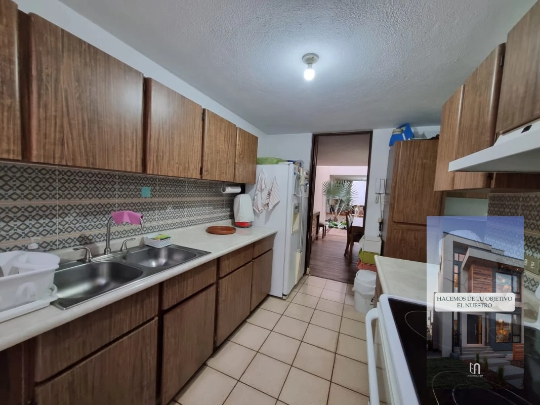 VENDO CASA EN ZONA 15 VISTA HERMOSA 3 - 9