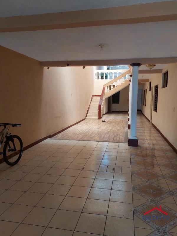 Casa con uso comercial Z16 - 1