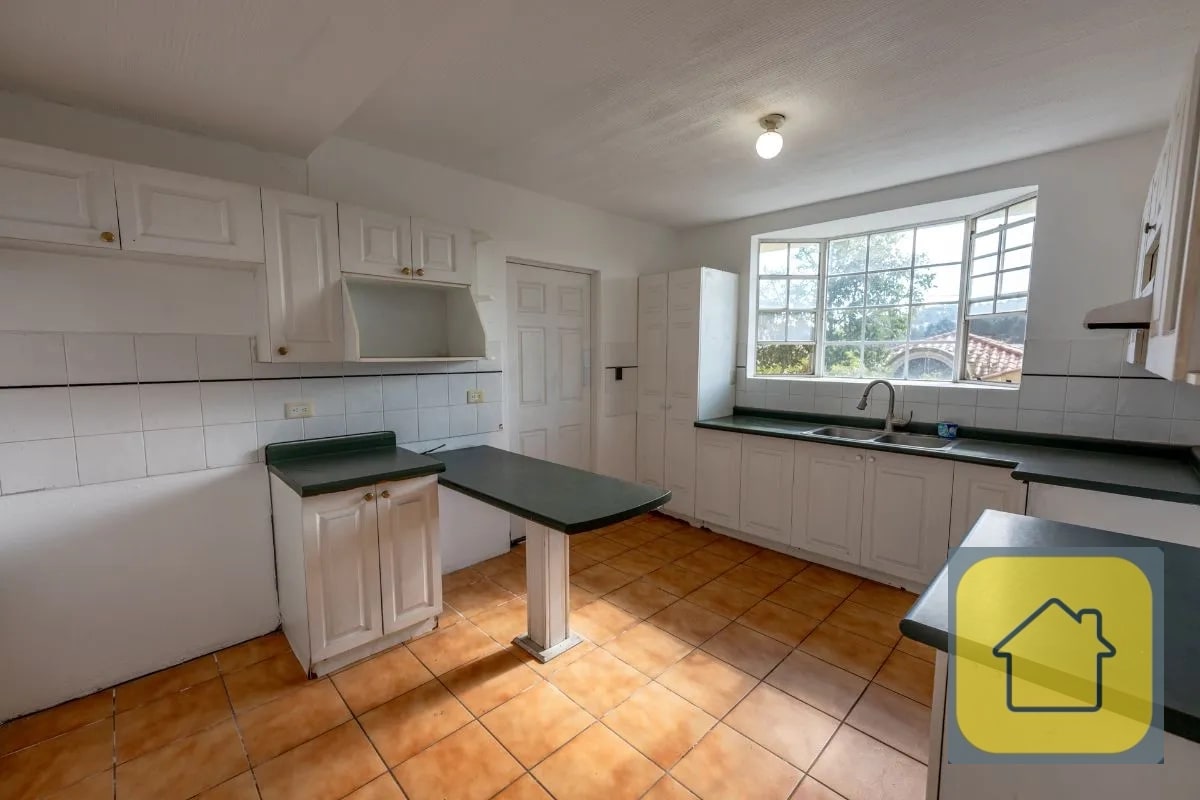 Casa en Venta en Carretera a El Salvador km 16.5, Res. San Miguel - 9