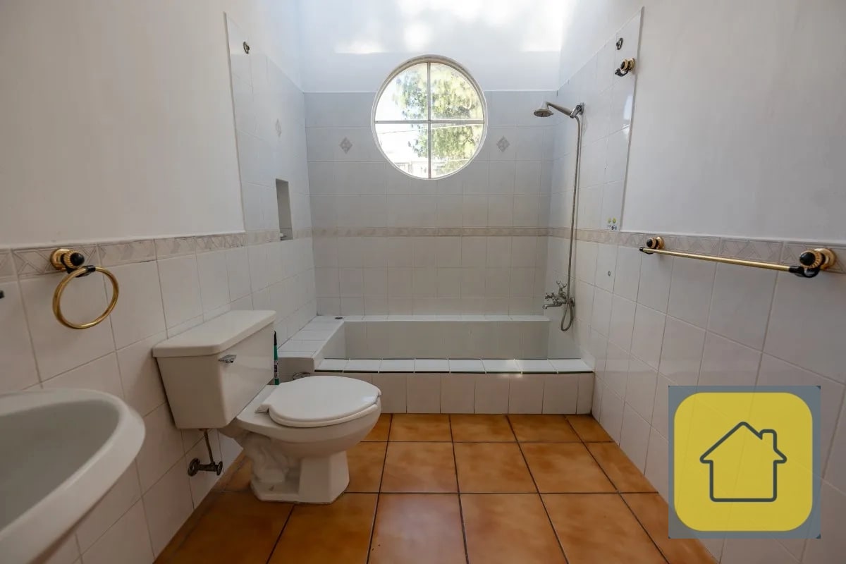 Casa en Venta en Carretera a El Salvador km 16.5, Res. San Miguel - 5